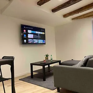 En Velay: Charme Et Confort Centre Appartement